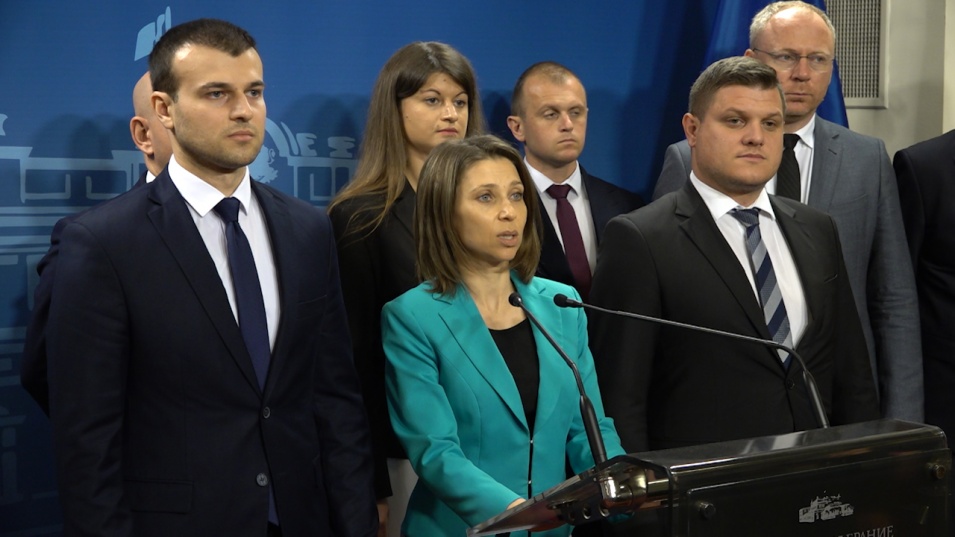 "Възраждане" са притеснени от апокрифни покани, искат отговори