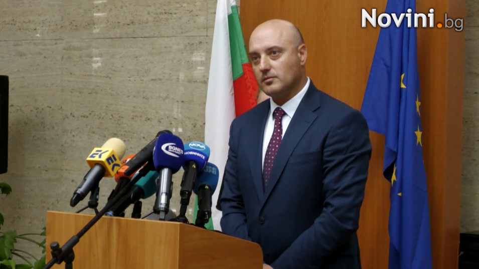 Министър Славов се среща с роднини на загинали на пътя: Ще обсъдим законодателни инициативи