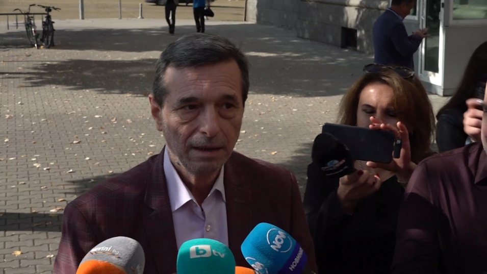 Димитър Манолов към управляващите: Искам да вземете единна българска позиция по този проблем