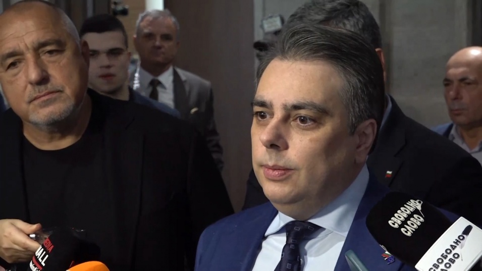 Асен Василев: Напът сме да си преизпълним бюджета с по-малък дефицит от заложения