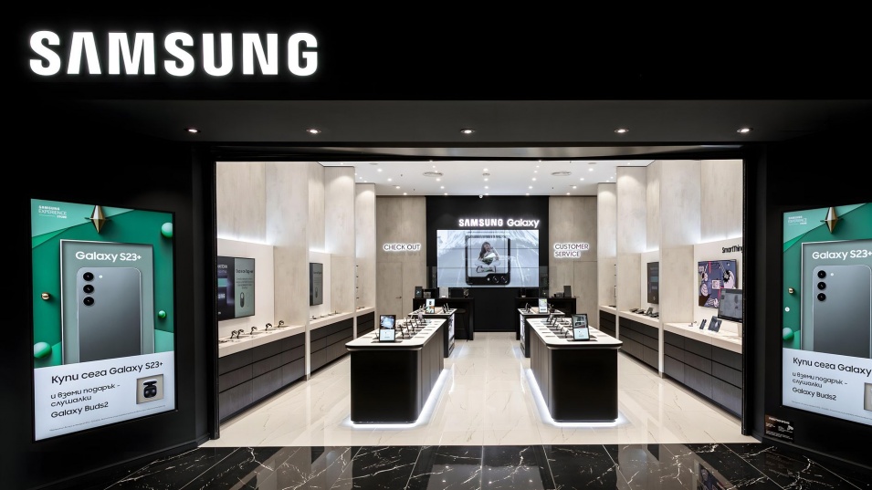 Технологичен лидер със стилна церемония за откриването на своя четвърти Samsung Experience Store в България