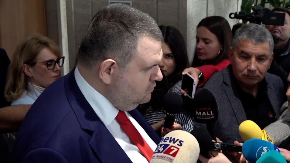 Пеевски: Асен Василев искаше да е премиер след Мария Габриел, Христо Иванов – президент